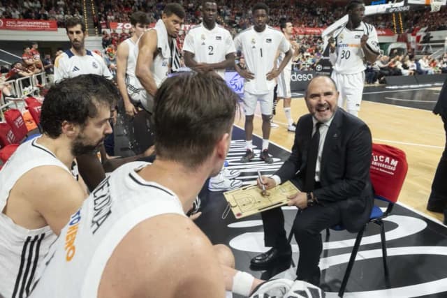 Posiciones de AS Mónaco Basket contra Real Madrid Baloncesto: ¿Quién está en crisis? Posiciones de AS Mónaco Basket contra Real Madrid Baloncesto: ¿Quién está en crisis?