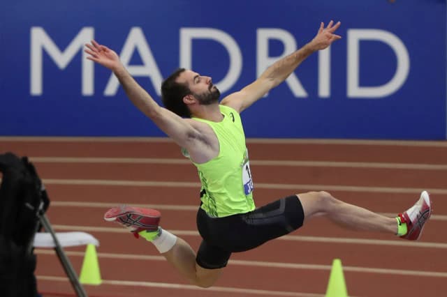 Atletas de salto de longitud: secretos de su entrenamiento y técnica Atletas de salto de longitud: secretos de su entrenamiento y técnica